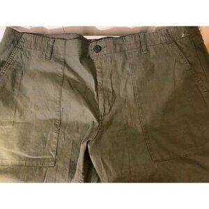 New No Boundaries Men's Sz 46‎ Green Stretch Flat Front Shorts NWT